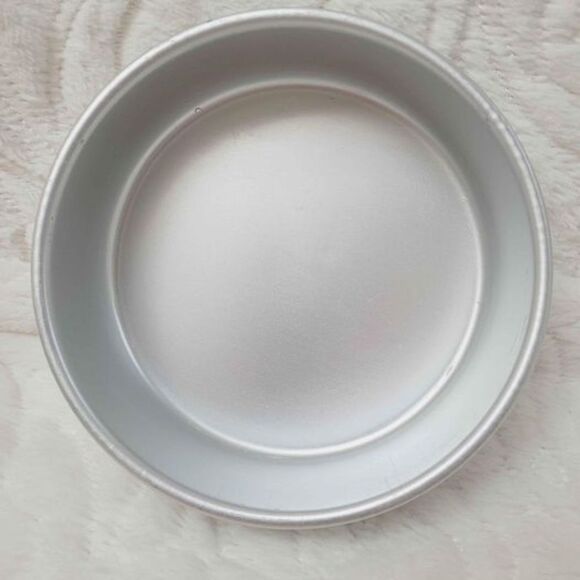 Vintage Wilton Round Cake Pan 6 Inch x 2 Inch Number 506-2187 Silver - Picture 1 of 3